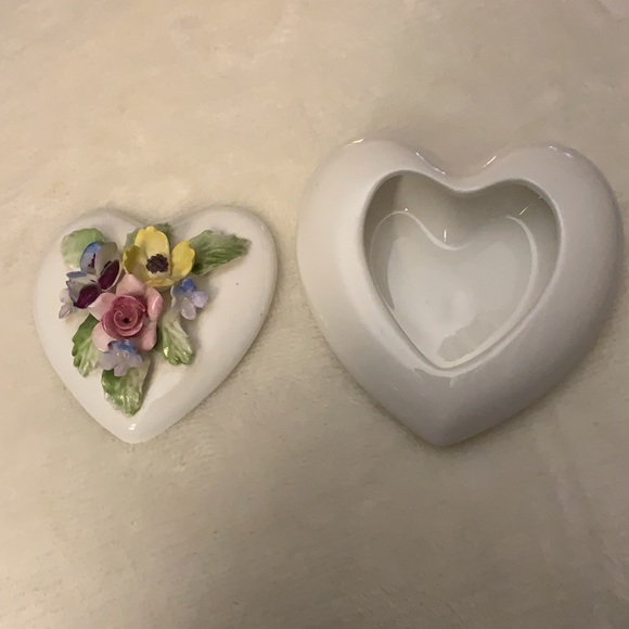 Royal Adderley Floral Bone China Trinket Box Made In England (vintaged piece) - Picture 6 of 14